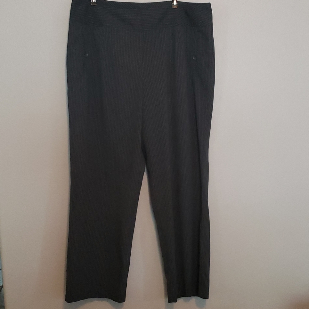 ⚫ 2 for $20   Larry Levine Woman Grey Dress Pants